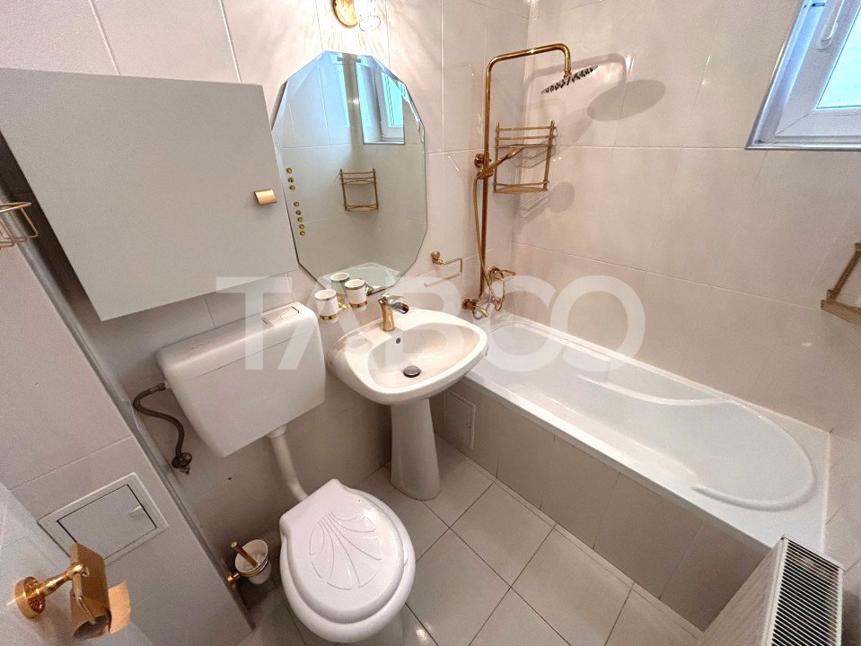 Garsoniera de inchiriat 45 mpu curte privata zona Calea Surii Mici