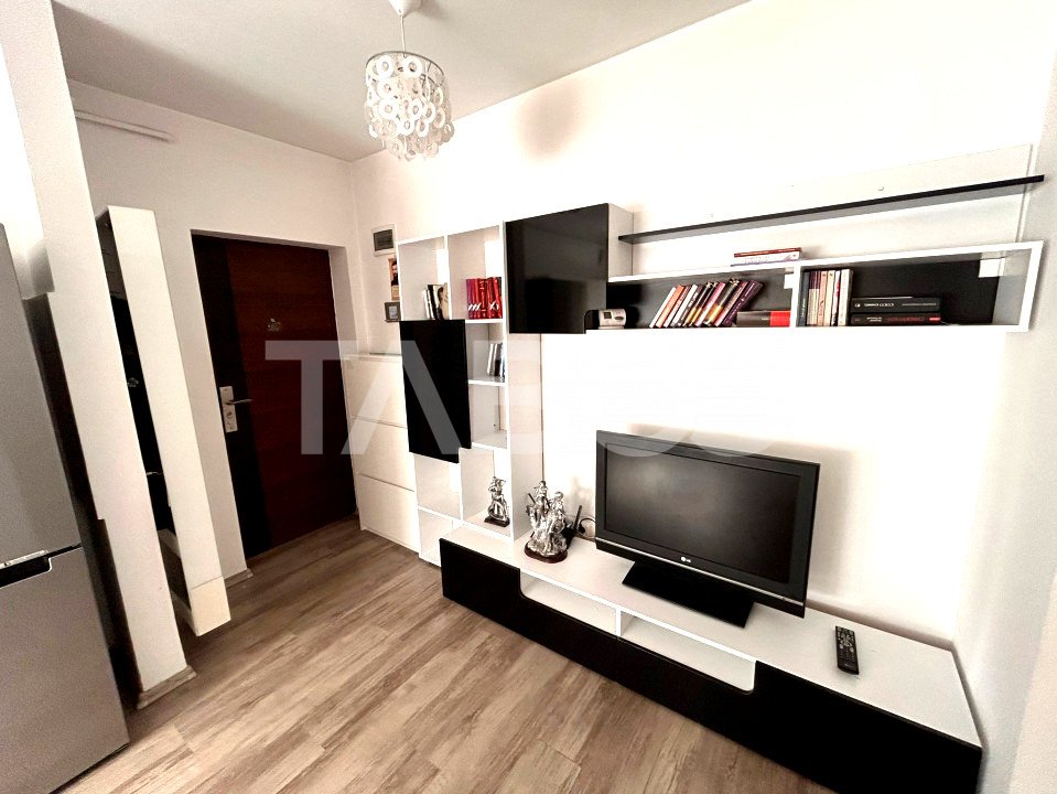 Garsoniera de inchiriat 45 mpu curte privata zona Calea Surii Mici