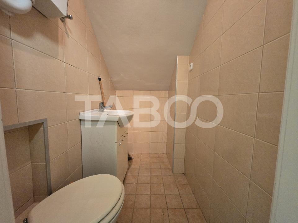 Garsoniera de inchiriat decomandata 35 mpu zona Central Sibiu
