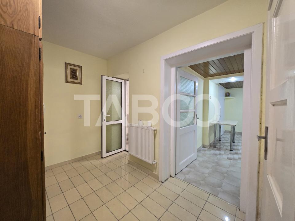 Garsoniera de inchiriat decomandata 35 mpu zona Central Sibiu