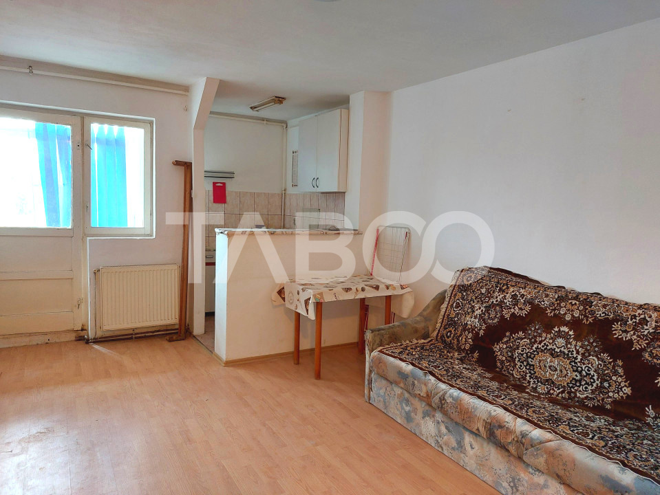 Garsoniera de vanzare 22 mp camera baie bucatarie balcon Cisnadie