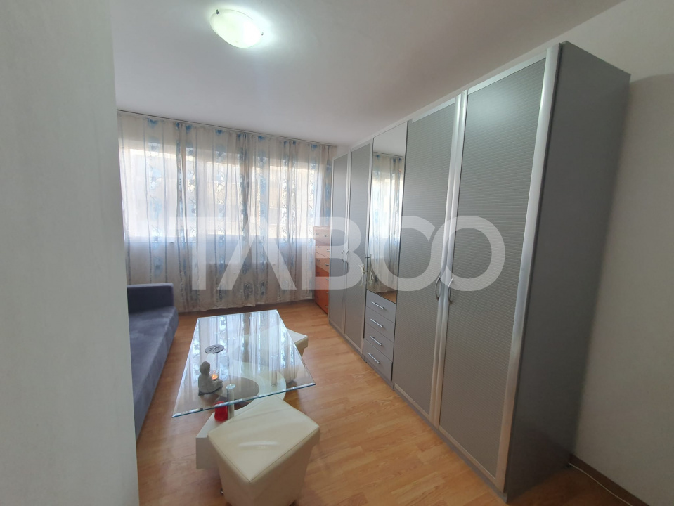 Garsoniera de vanzare 25 mp etaj 3 zona Parcului bloc de caramida