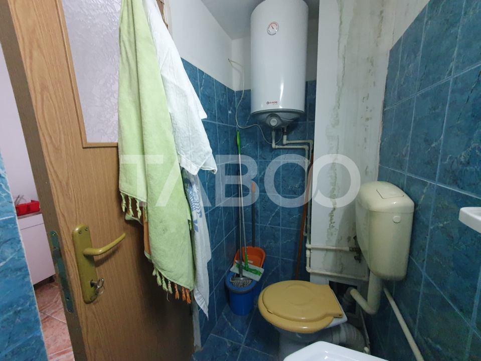 Garsoniera de vanzare 25 mp etaj 3 zona Parcului bloc de caramida