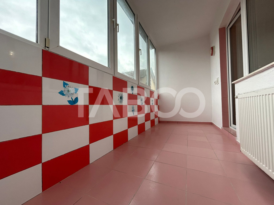 Garsoniera de vanzare 45 mpu etaj intermediar balcon Sibiu