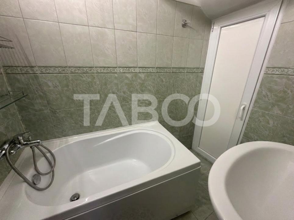Garsoniera de vanzare cu 1 loc de parcare in curte Podul Minciunilor
