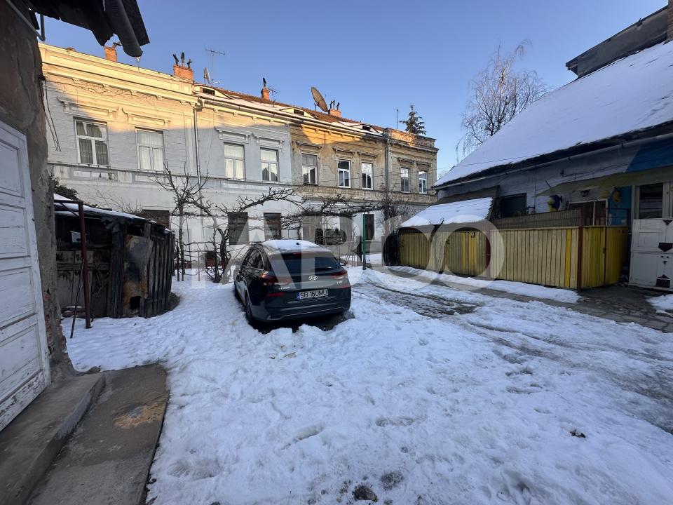 Garsoniera de vanzare cu 1 loc de parcare in curte Podul Minciunilor