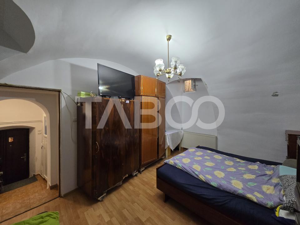 Garsoniera de vanzare decomandata 29 mpu zona Centrul Istoric Sibiu