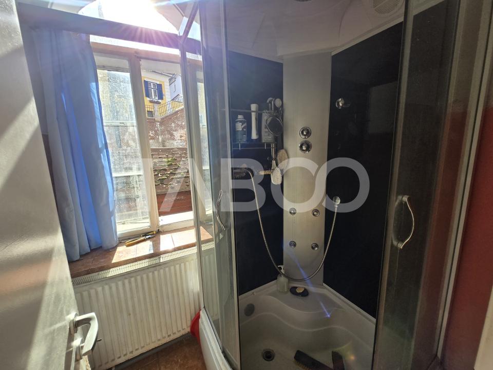 Garsoniera de vanzare decomandata 29 mpu zona Centrul Istoric Sibiu