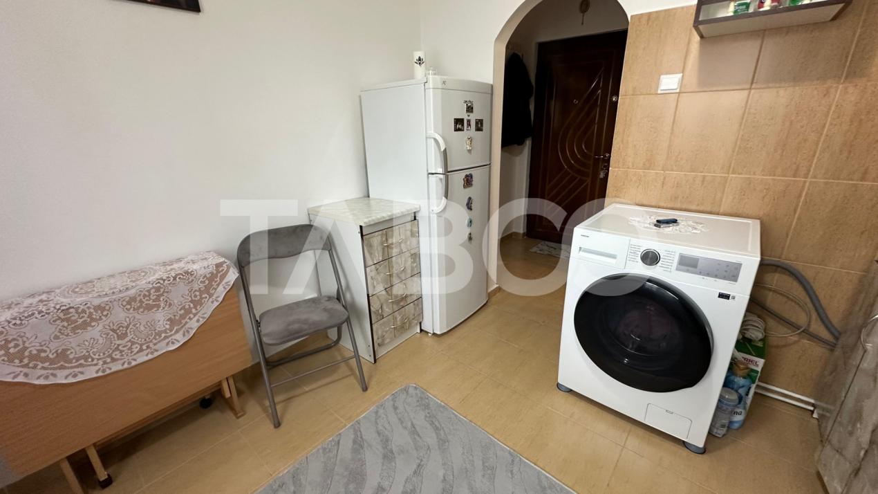 Garsoniera de vanzare decomandata etaj intermediar 1 zona Lupeni Sibiu