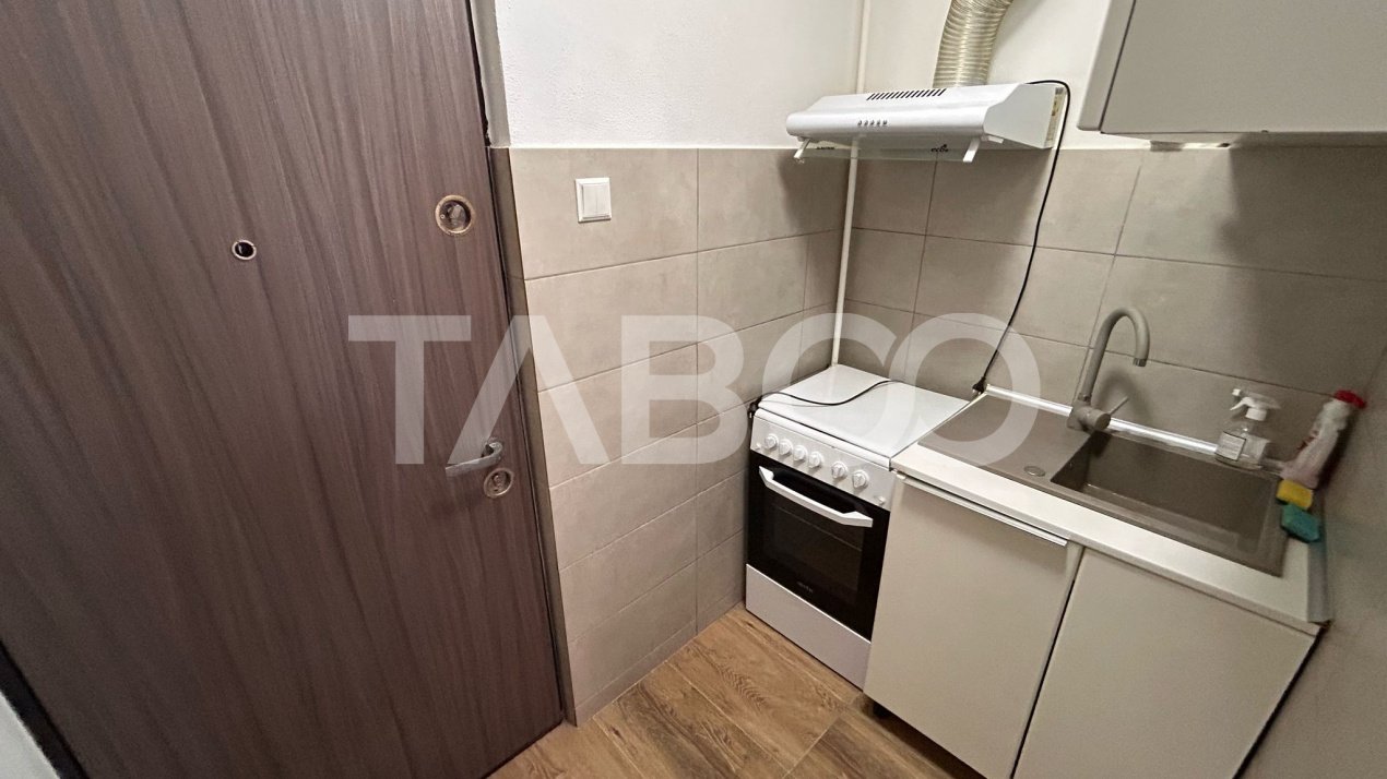 Garsoniera de vanzare etaj 1 complet mobilata zona Compa Sibiu