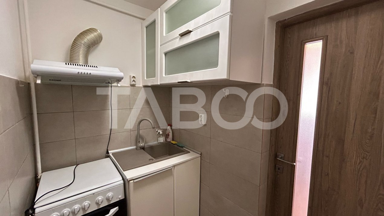 Garsoniera de vanzare etaj 1 complet mobilata zona Compa Sibiu