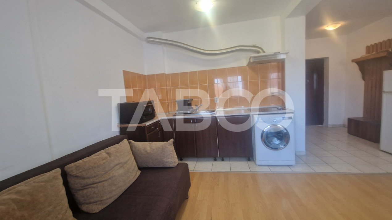 Garsoniera de vanzare etaj intermediar 28 mp utili bloc cu lift Sibiu