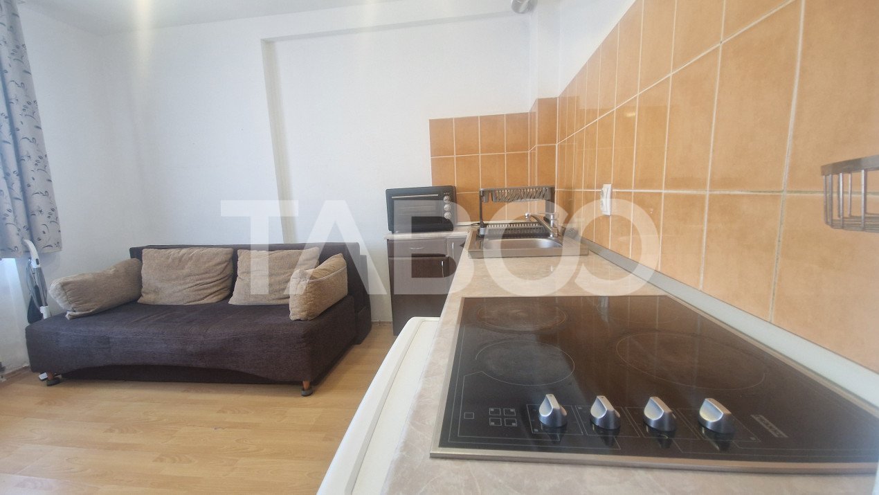 Garsoniera de vanzare etaj intermediar 28 mp utili bloc cu lift Sibiu