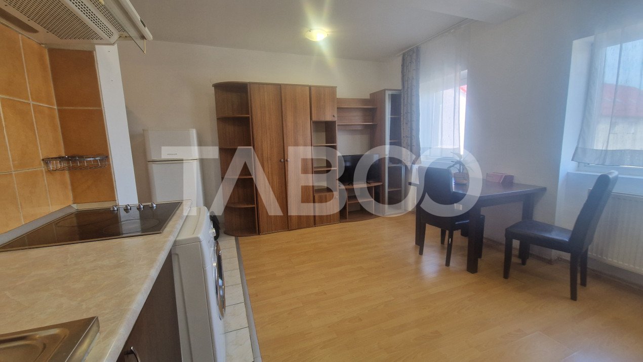 Garsoniera de vanzare etaj intermediar 28 mp utili bloc cu lift Sibiu