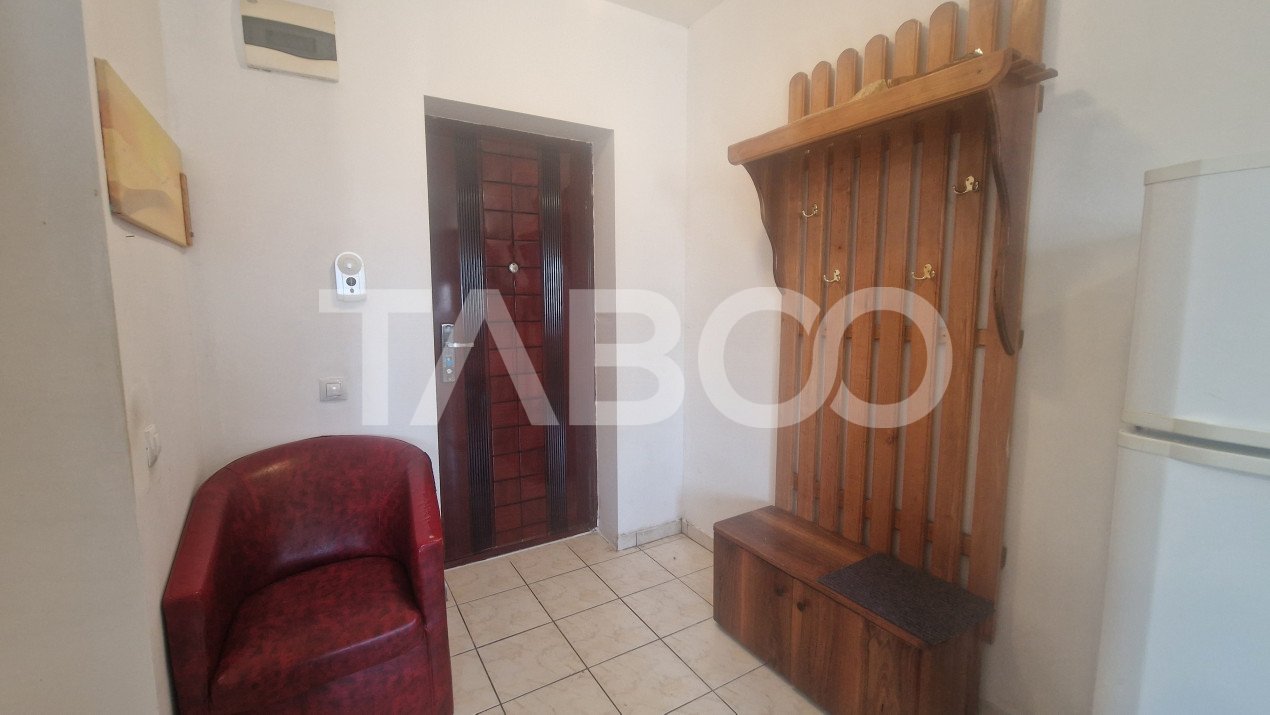 Garsoniera de vanzare etaj intermediar 28 mp utili bloc cu lift Sibiu