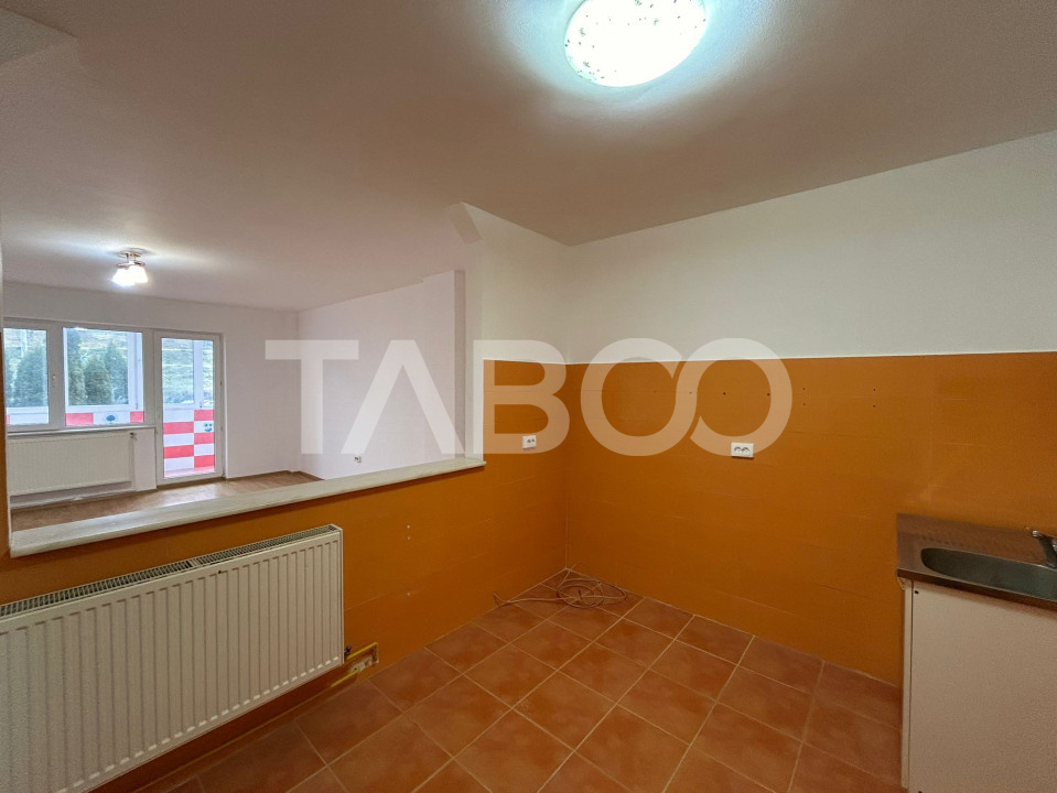 Garsoniera de vanzare etaj intermediar 45 mpu balcon in Sibiu