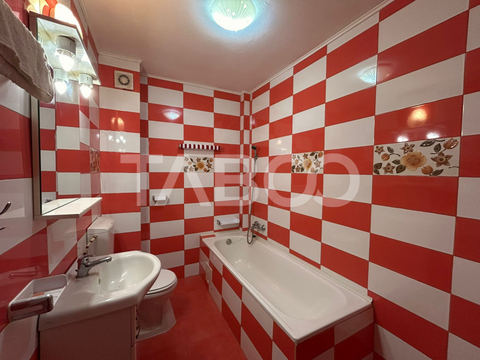 Garsoniera de vanzare etaj intermediar 45 mpu balcon in Sibiu