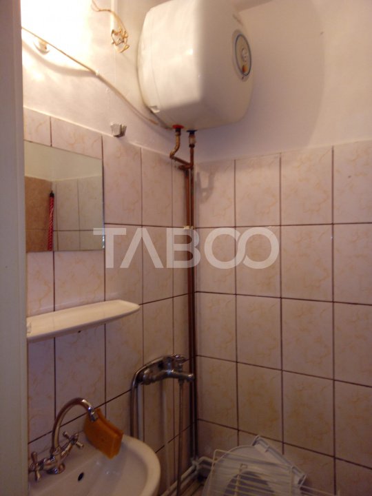 Garsoniera de vanzare la etajul 1 in Lazaret Compa