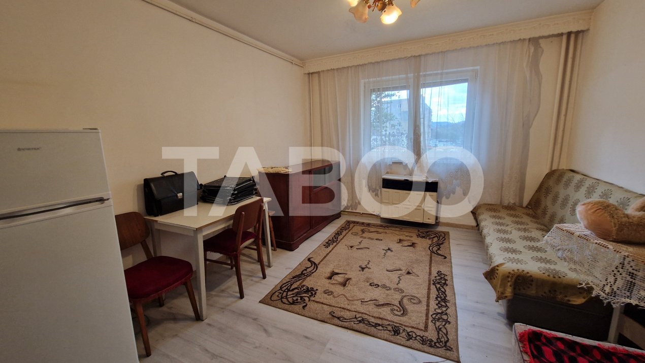 Garsoniera de vanzare la etajul 1 in Lazaret Compa