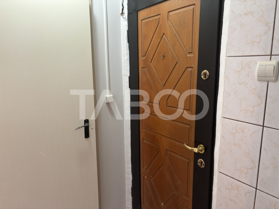 Garsoniera de vanzare la etajul 1 recent renovata Lazaret Sibiu