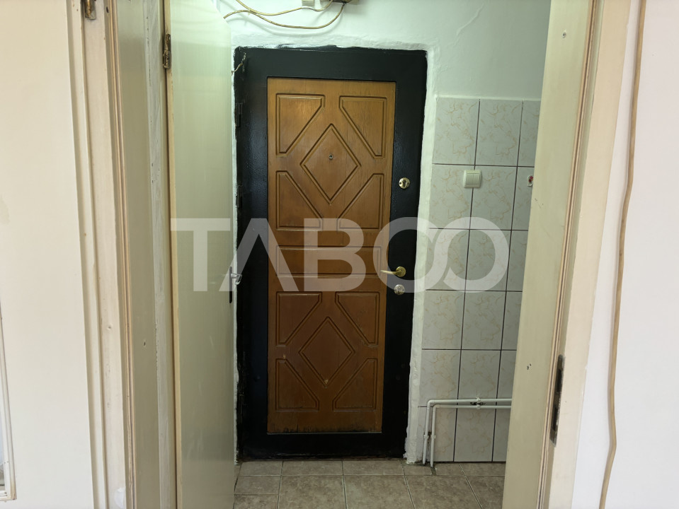 Garsoniera de vanzare la etajul 1 recent renovata Lazaret Sibiu
