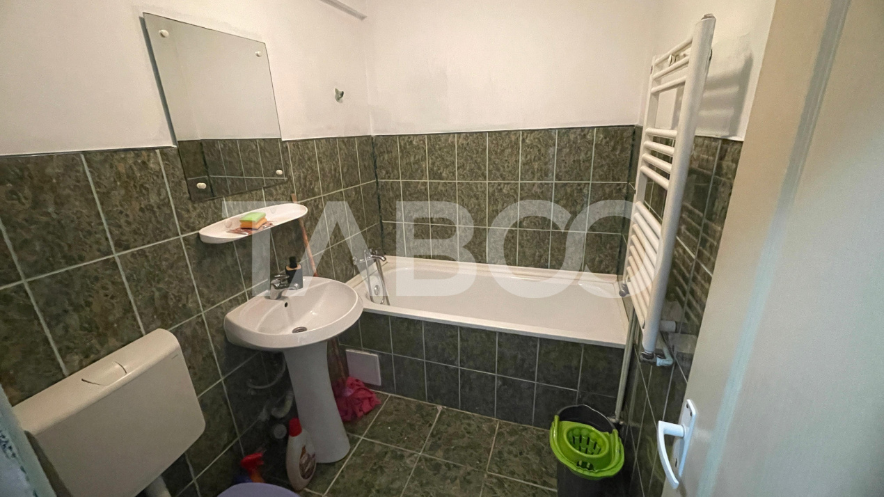 Garsoniera de vanzare la mansarda balcon inchis pe Siretului