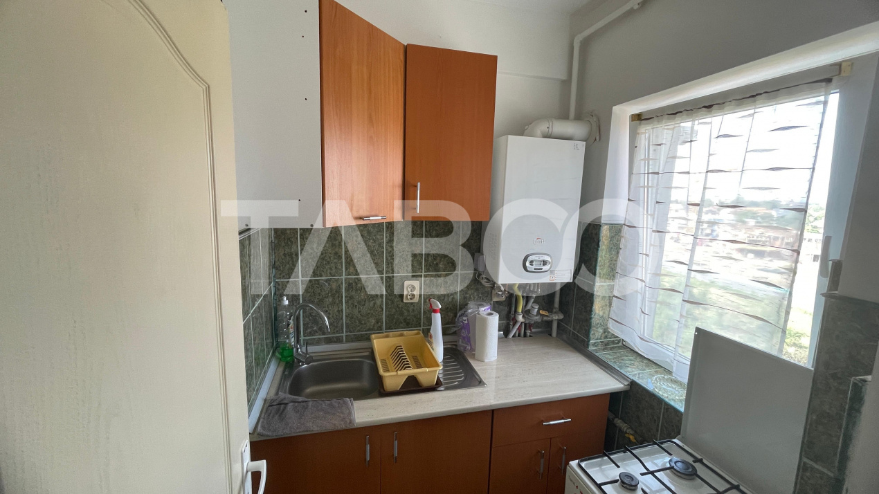 Garsoniera de vanzare la mansarda balcon inchis pe Siretului