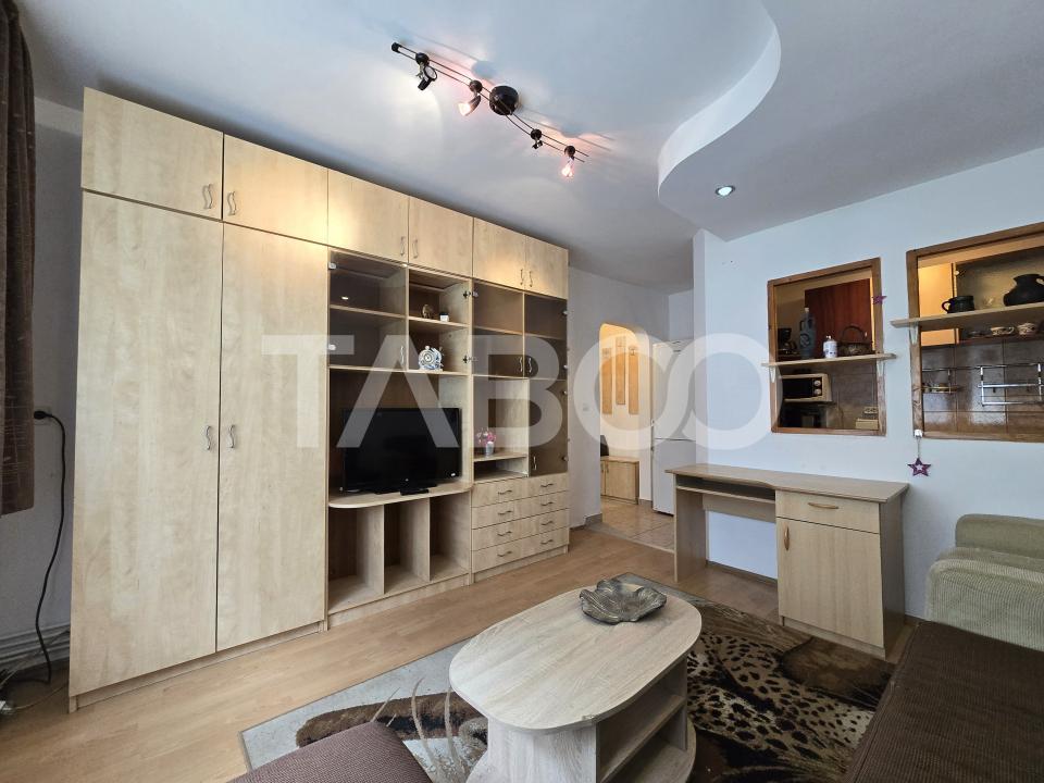 Garsoniera de vanzare mobilata utilata la parter in Vasile Aaron Sibiu