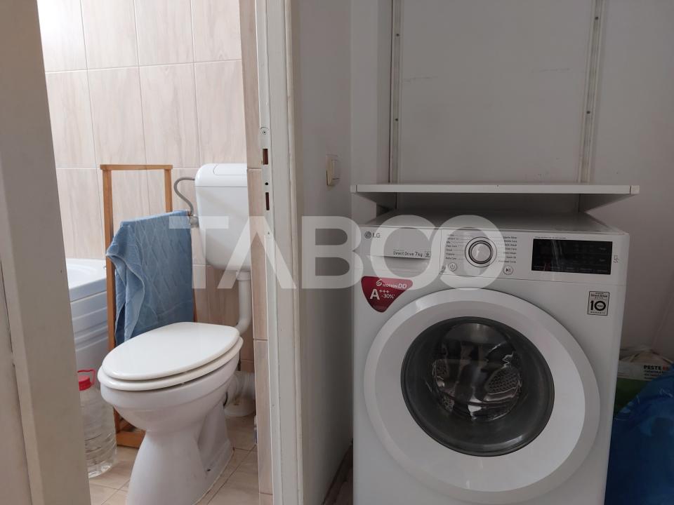 Garsoniera decomandata 26 mp etaj 2 geam la baie Str Frunzei Sibiu