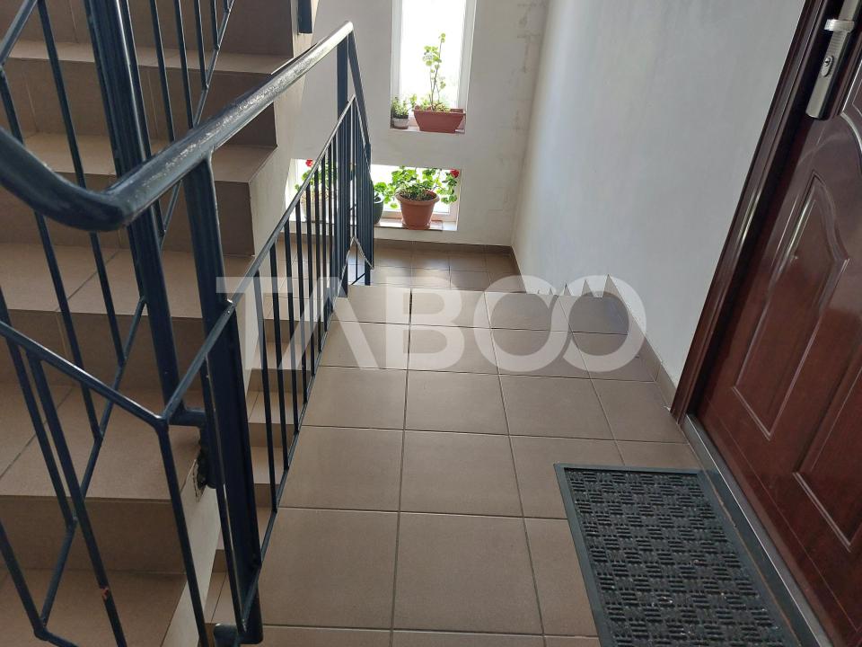 Garsoniera decomandata 26 mp etaj 2 geam la baie Str Frunzei Sibiu