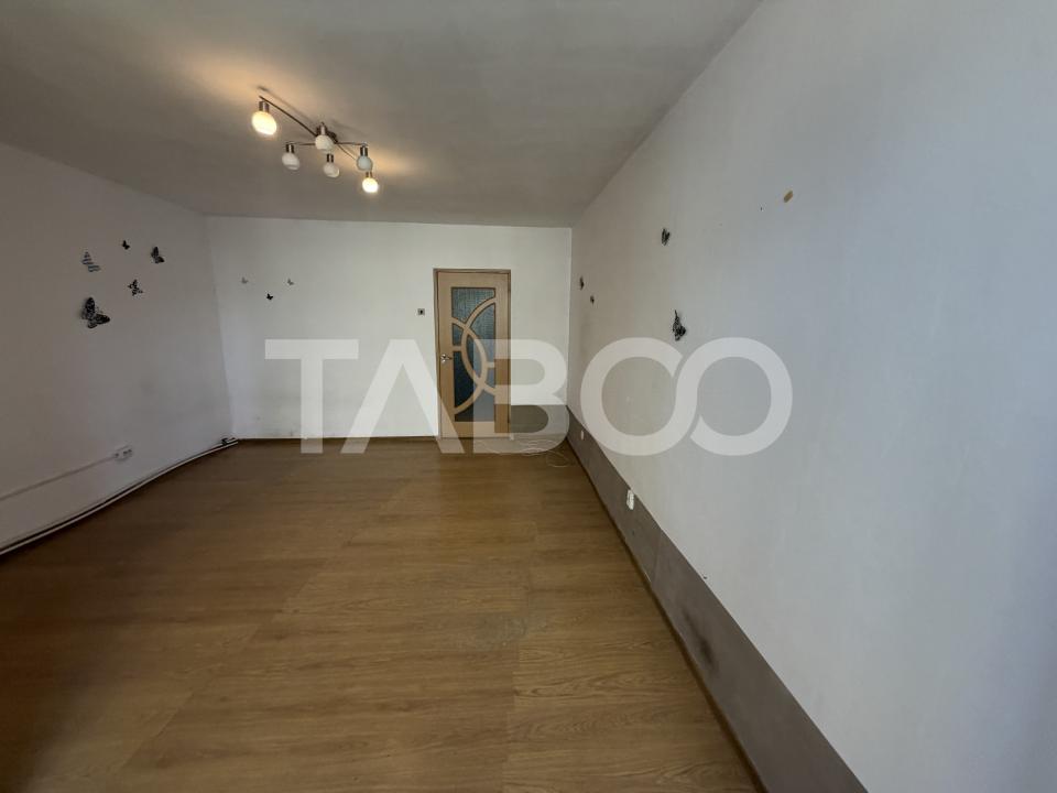 Garsoniera decomandata 35 mp utili etaj 2 zona Tudor Vladimirescu
