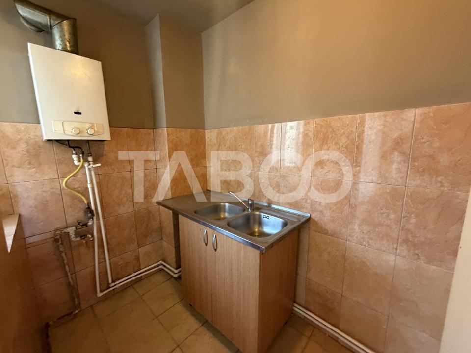Garsoniera decomandata 35 mp utili etaj 2 zona Tudor Vladimirescu