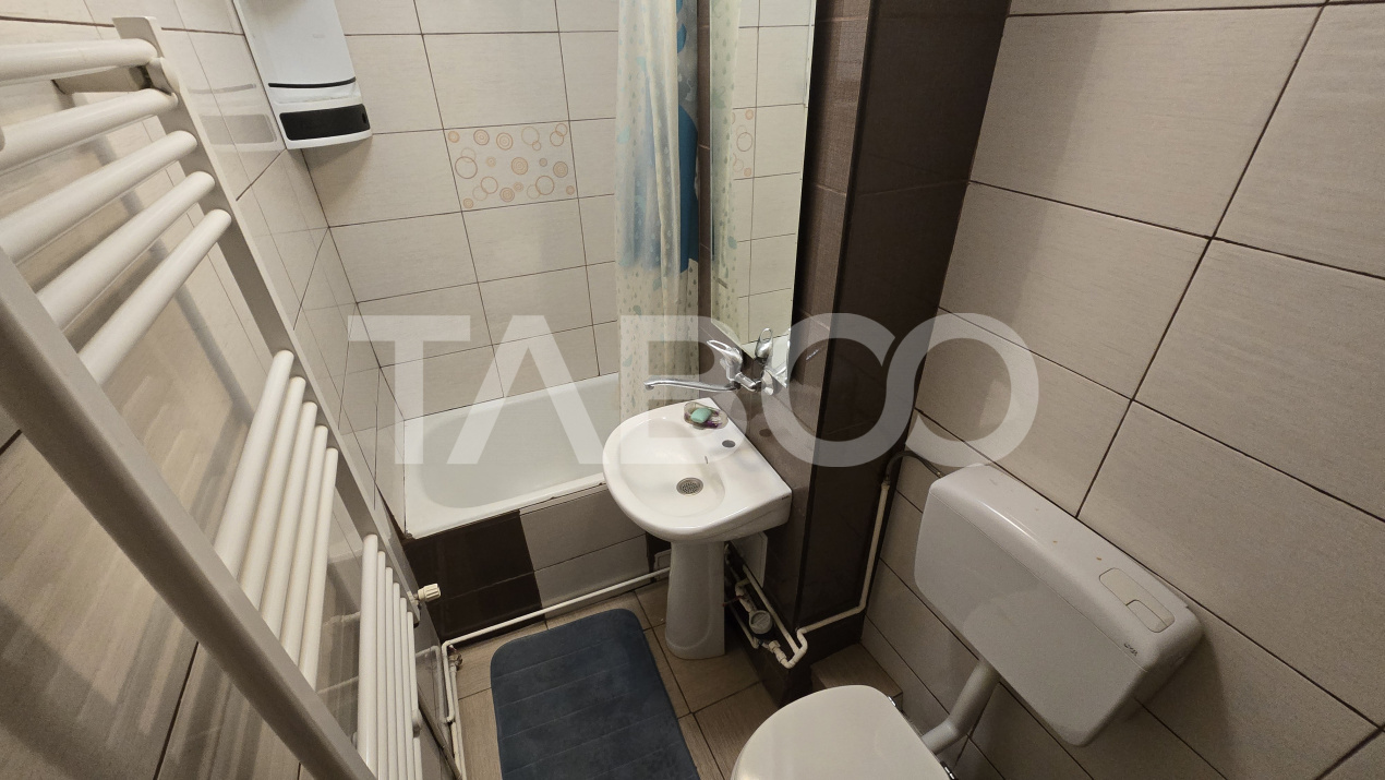 Garsoniera decomandata cu balcon de inchiriat Vasile Aaron