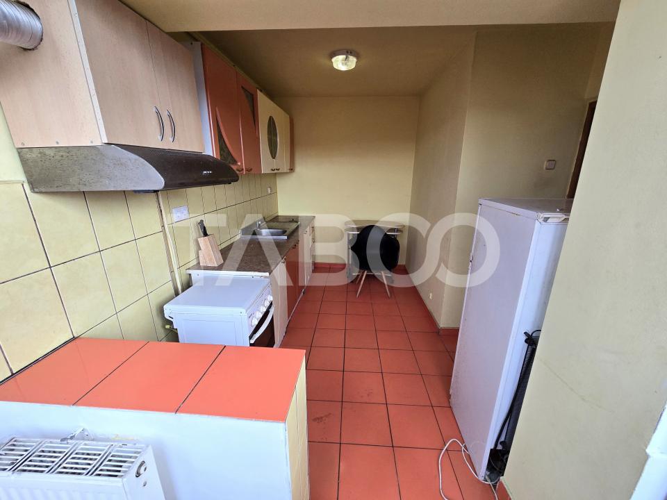 Garsoniera decomandata cu balcon si pivnita in zona Central din Sibiu