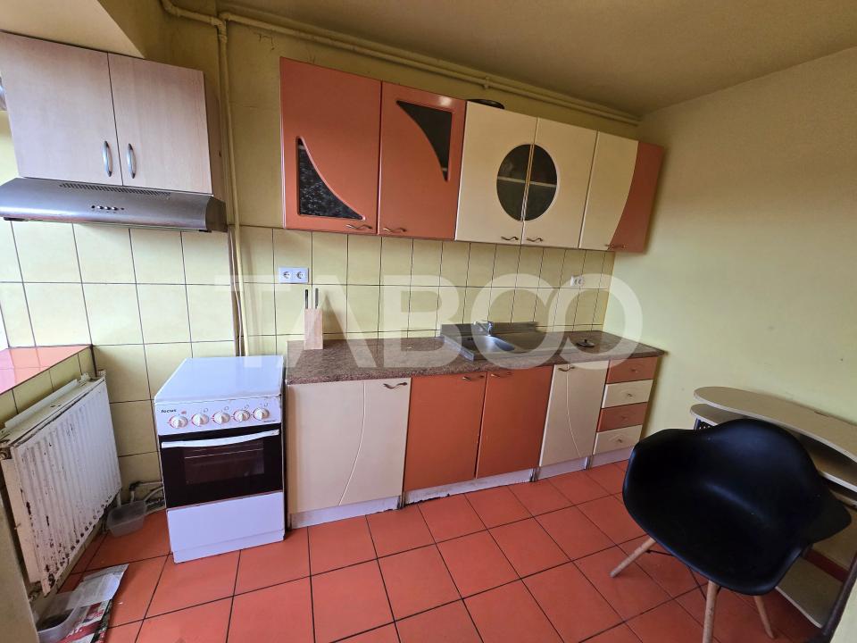 Garsoniera decomandata cu balcon si pivnita in zona Central din Sibiu