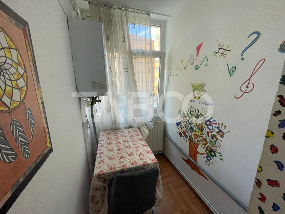 Garsoniera decomandata de inchiriat 28 mpu etaj 1 Vasile Aaron Sibiu