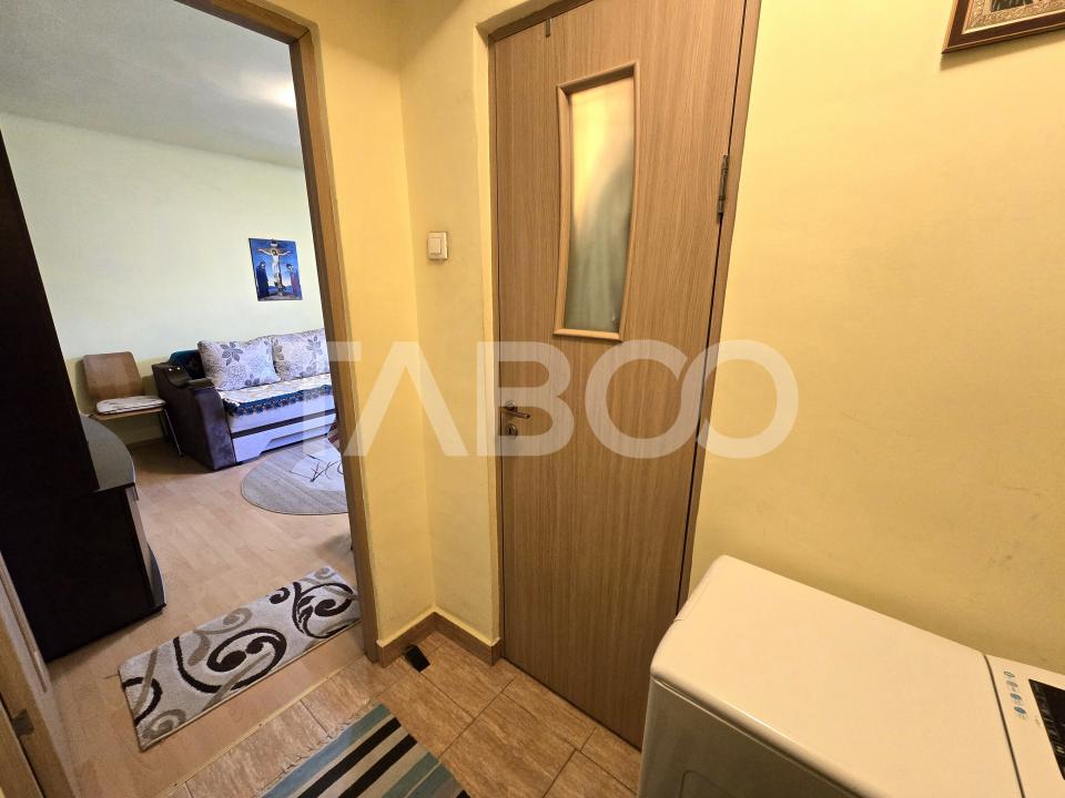 Garsoniera decomandata de vanzare 27 mpu mobilata in Terezian Sibiu
