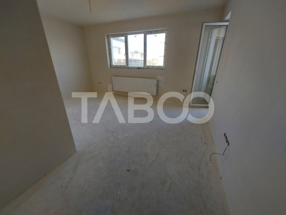 Garsoniera decomandata de vanzare 41 mpu balcon loc parcare Selimbar