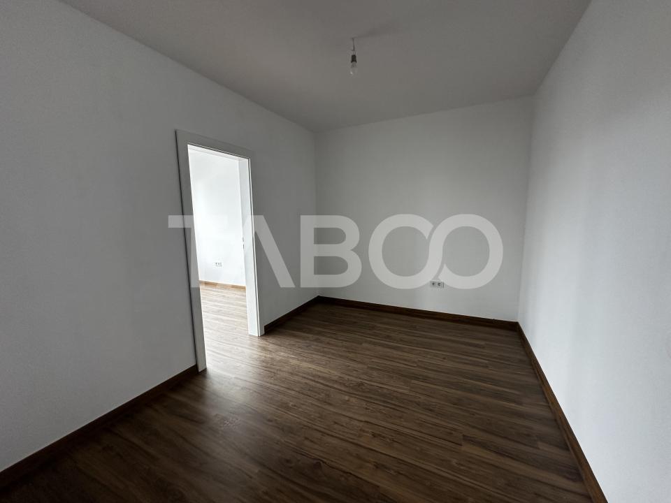 Garsoniera decomandata de vanzare 47 mpu logie loc de parcare Selimbar