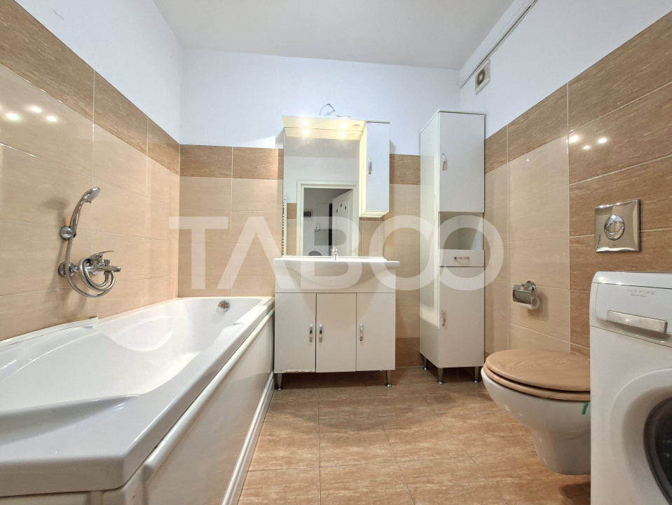 Garsoniera decomandata de vanzare cu lift si pivnita Colinei Sibiu