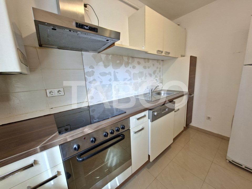 Garsoniera decomandata de vanzare cu lift si pivnita Colinei Sibiu