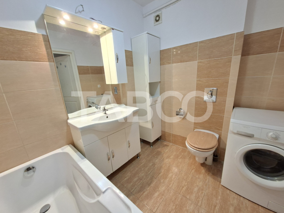 Garsoniera decomandata de vanzare cu lift si pivnita Colinei Sibiu