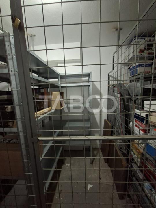 Garsoniera decomandata de vanzare cu lift si pivnita Colinei Sibiu