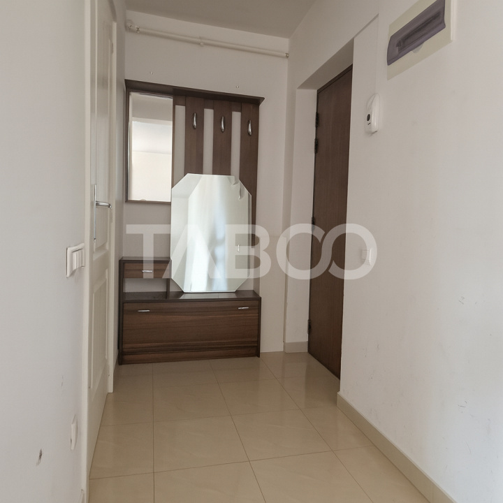 Garsoniera decomandata de vanzare cu lift si pivnita Colinei Sibiu