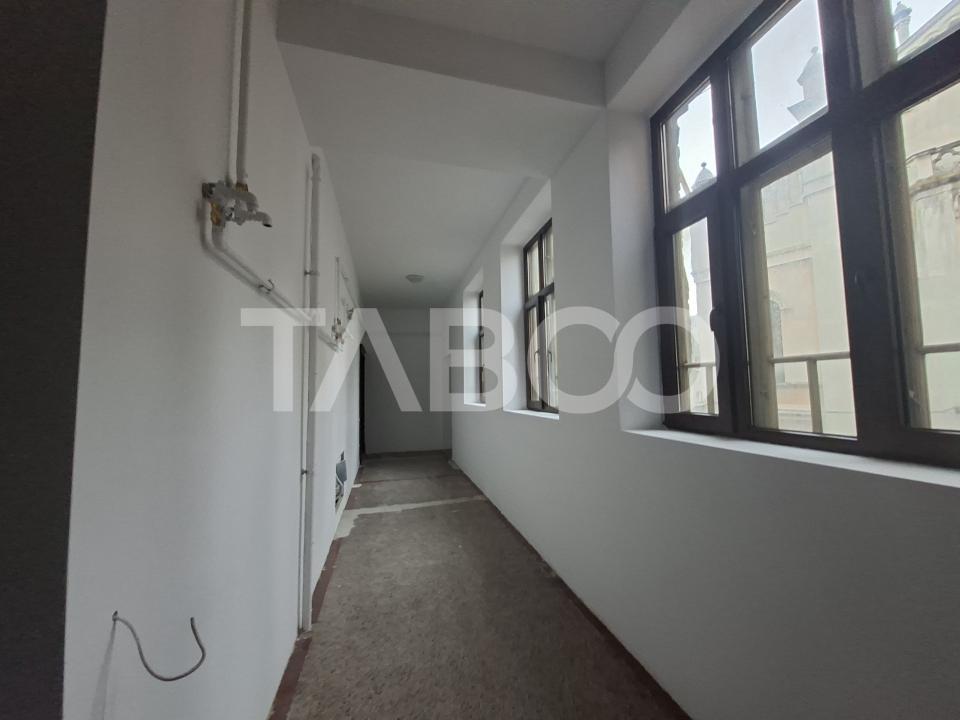 Garsoniera decomandata de vanzare in zona Centrala - cladire renovata