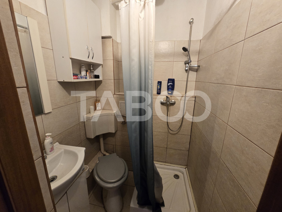 Garsoniera decomandata etaj intermediar 1 zona Vasile Aaron Sibiu
