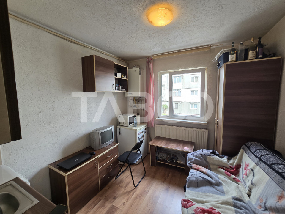 Garsoniera decomandata etaj intermediar 1 zona Vasile Aaron Sibiu