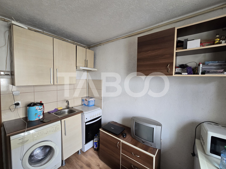 Garsoniera decomandata etaj intermediar 1 zona Vasile Aaron Sibiu