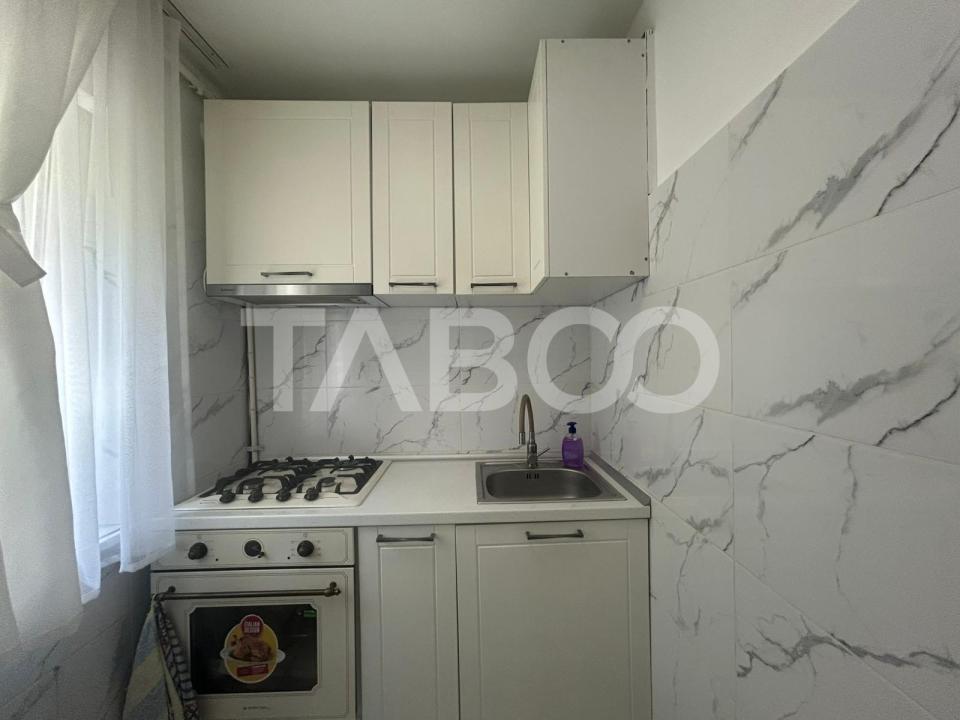 Garsoniera decomandata la parter inalt utilata si mobilata de vanzare 