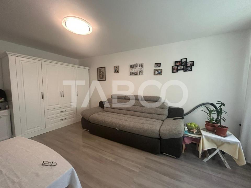 Garsoniera decomandata la parter inalt utilata si mobilata de vanzare 